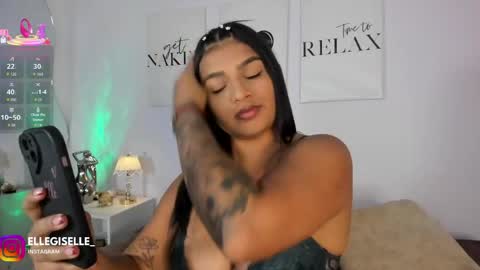 Snapshot of ellegisellee chatting on 5, 6, 2026 Yiss online show from 5, 6, 2026