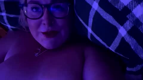 Snapshot of ellen80 chatting on 25, 10, 2025 Ellen online show from 25, 10, 2025