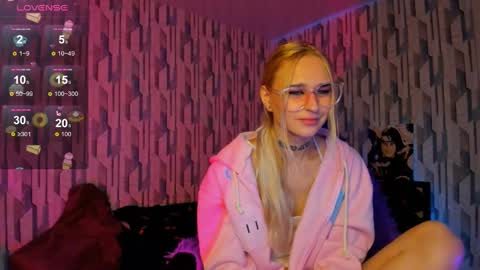 Snapshot of elli_26 chatting on 11, 12, 2024 Ellie online show from 11, 12, 2024