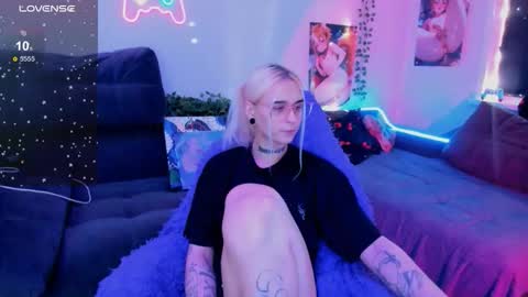 Snapshot of elli_26 chatting on 16, 11, 2025 Ellie online show from 16, 11, 2025