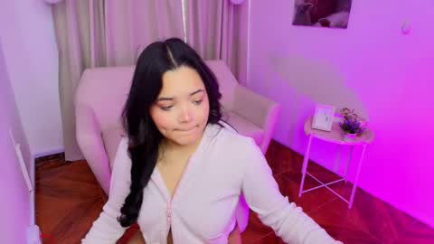 Snapshot of elli_snow chatting on 11, 10, 2025 elli_snow online show from 11, 10, 2025