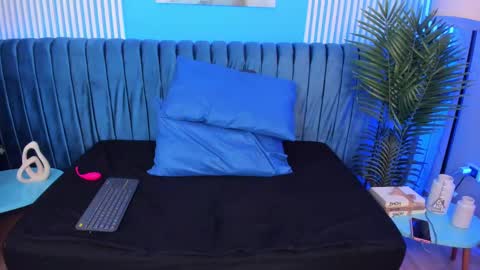 Snapshot of elli_taylor chatting on 26, 2, 2025 Ellie Taylor online show from 26, 2, 2025