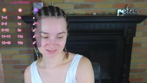 Snapshot of ellie_babyy chatting on 3, 7, 2026 Ellie online show from 3, 7, 2026