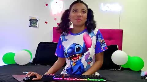 ellie_cute7 online show from 17, 4, 2026