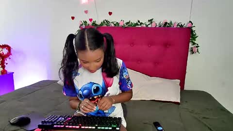 Snapshot of ellie_cute7 chatting on 19, 5, 2026 ellie_cute7 online show from 19, 5, 2026