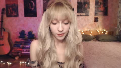 Snapshot of ellie_friendly chatting on 17, 1, 2025 ellie_friendly online show from 17, 1, 2025