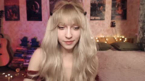 Snapshot of ellie_friendly chatting on 19, 1, 2025 ellie_friendly online show from 19, 1, 2025