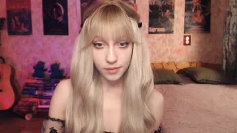 Snapshot of ellie_friendly chatting on 3, 2, 2025 ellie_friendly online show from 3, 2, 2025