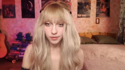 Snapshot of ellie_friendly chatting on 5, 3, 2025 ellie_friendly online show from 5, 3, 2025