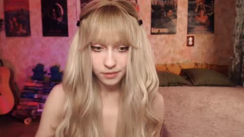 Snapshot of ellie_friendly chatting on 8, 3, 2025 ellie_friendly online show from 8, 3, 2025
