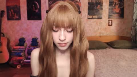 Snapshot of ellie_friendly chatting on 17, 11, 2025 ellie_friendly online show from 17, 11, 2025