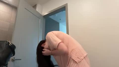 ellie  online show from 11, 3, 2026