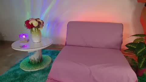 elliee1 online show from 4, 3, 2025