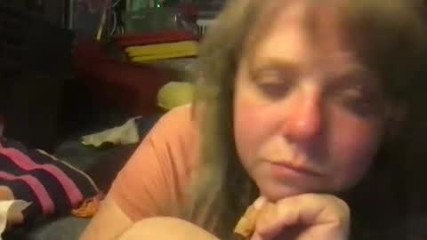 Snapshot of ellielouise11 chatting on 22, 10, 2025 Ellie Louise online show from 22, 10, 2025