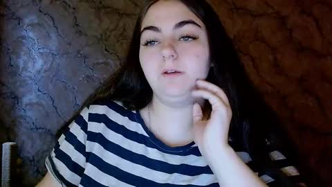Snapshot of ellies_8 chatting on 18, 10, 2025 Ellie online show from 18, 10, 2025