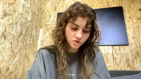 Snapshot of elliselic chatting on 24, 5, 2026 Jane online show from 24, 5, 2026
