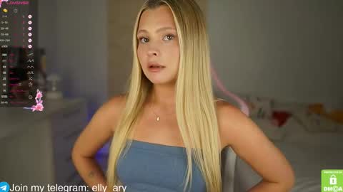 Snapshot of elly_ary chatting on 15, 9, 2025 elly_ary online show from 15, 9, 2025
