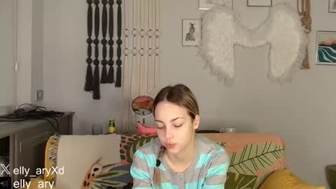Snapshot of elly_ary chatting on 7, 1, 2026 elly_ary online show from 7, 1, 2026