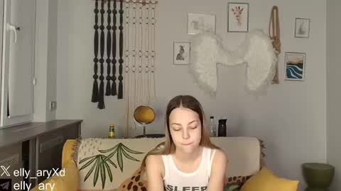 Snapshot of elly_ary chatting on 11, 1, 2026 elly_ary online show from 11, 1, 2026