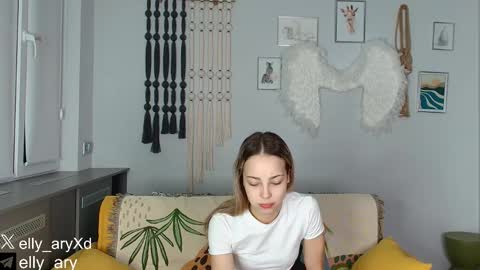 Snapshot of elly_ary chatting on 15, 1, 2026 elly_ary online show from 15, 1, 2026