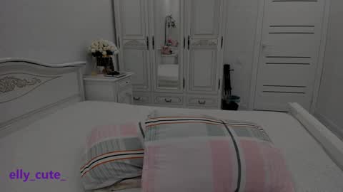 Elly Cute  online show from 30, 12, 2024