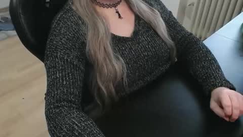 Elly online show from 28, 10, 2025