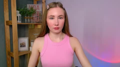 Snapshot of ellycolins chatting on 27, 11, 2025 Elly online show from 27, 11, 2025