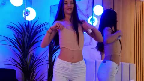 Elly online show from 4, 3, 2026