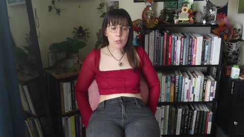 Snapshot of ellynaomi chatting on 18, 10, 2025 Elly Naomi online show from 18, 10, 2025