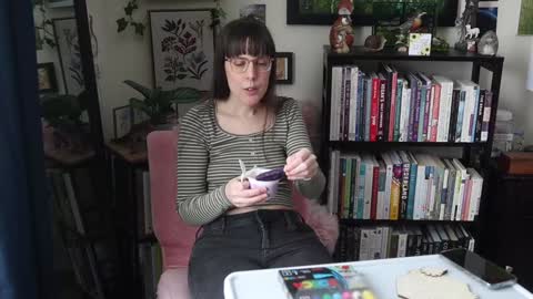 Elly Naomi online show from 6, 2, 2026