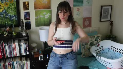 Elly Naomi online show from 3, 4, 2026