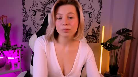 ELLY online show from 9, 3, 2025