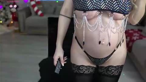 Snapshot of ellyxxxelly chatting on 4, 12, 2025 Elly online show from 4, 12, 2025