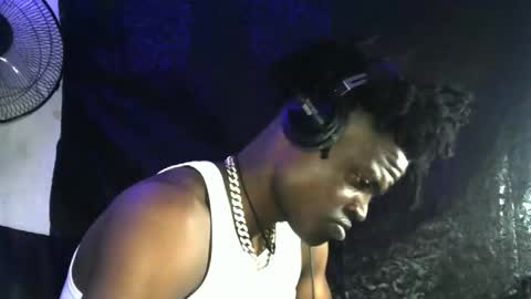 EL NIIGGGAA  21                                                                  EL NIGGA  21 online show from 11, 1, 2025