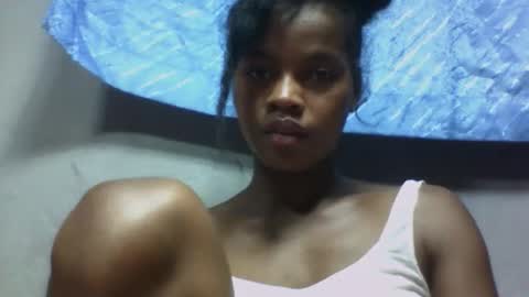 Snapshot of elodie228680 chatting on 20, 5, 2026 elodie228680 online show from 20, 5, 2026