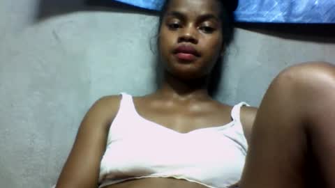 Snapshot of elodie228680 chatting on 27, 5, 2026 elodie228680 online show from 27, 5, 2026