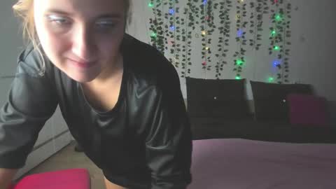 Snapshot of elsa_hot_here chatting on 11, 9, 2025 Elsa online show from 11, 9, 2025