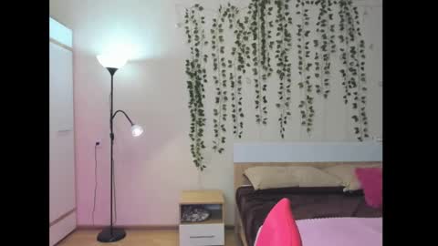 Snapshot of elsa_hot_here chatting on 8, 10, 2025 Elsa online show from 8, 10, 2025