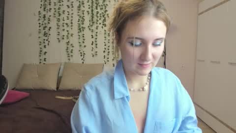 Snapshot of elsa_hot_here chatting on 20, 10, 2025 Elsa online show from 20, 10, 2025