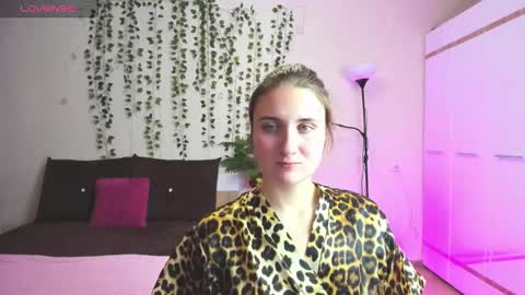 Snapshot of elsa_hot_here chatting on 3, 12, 2025 Elsa online show from 3, 12, 2025