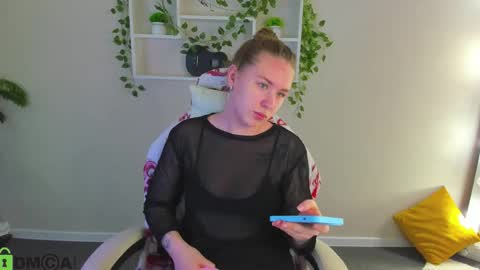 Snapshot of elsie_cutties chatting on 7, 11, 2025 Elsie online show from 7, 11, 2025