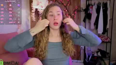 Snapshot of elsie_cutties chatting on 13, 11, 2025 Elsie online show from 13, 11, 2025