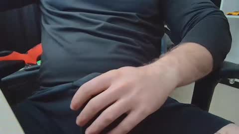 Snapshot of eltanke2206 chatting on 18, 12, 2025 alexgarg online show from 18, 12, 2025