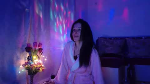 Elisa online show from 1, 2, 2025