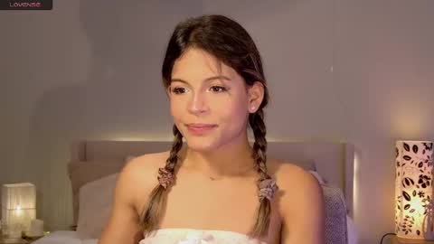Snapshot of elysemoonlight chatting on 27, 5, 2026 Elyse online show from 27, 5, 2026
