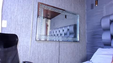 Snapshot of ema_grey1 chatting on 29, 10, 2025 ema_grey1 online show from 29, 10, 2025