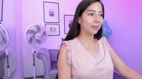 Snapshot of ema_louisx chatting on 11, 12, 2024 Ema louisx online show from 11, 12, 2024