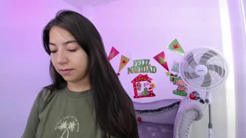 Snapshot of ema_louisx chatting on 28, 12, 2024 Ema louisx online show from 28, 12, 2024