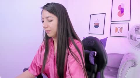 Snapshot of ema_louisx chatting on 14, 1, 2025 Ema louisx online show from 14, 1, 2025