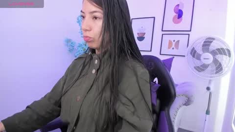 Snapshot of ema_louisx chatting on 29, 1, 2025 Ema louisx online show from 29, 1, 2025